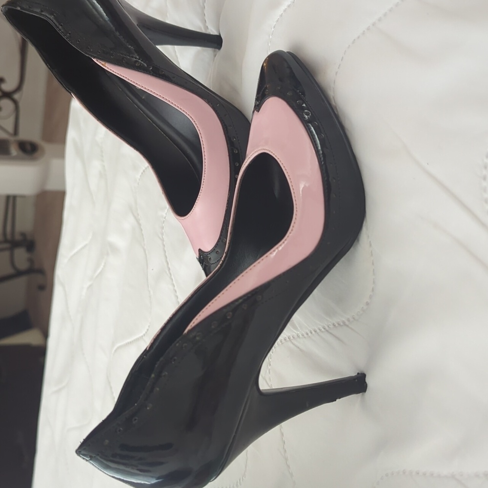 Pleaser brand pin up pumps size 7